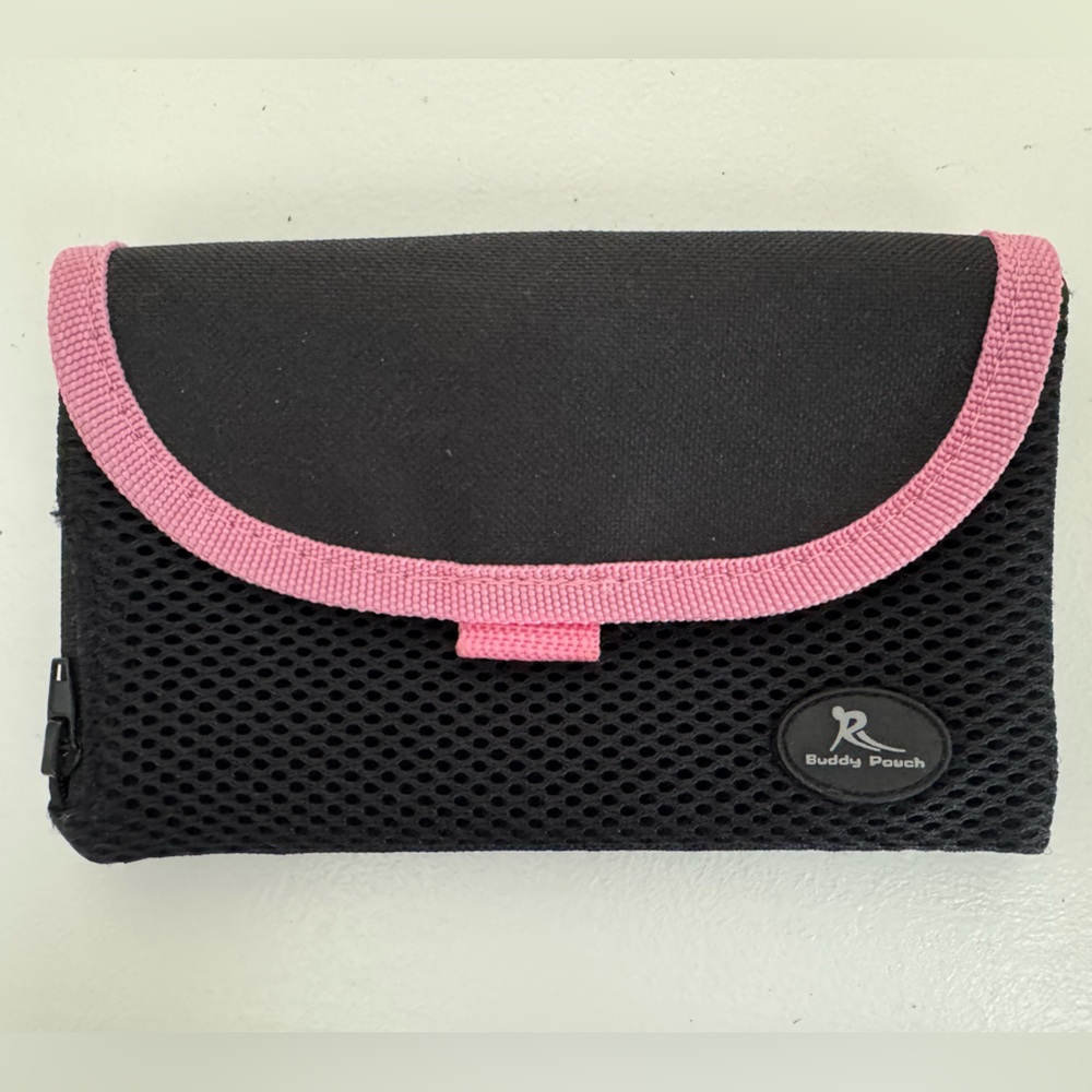 Buddy Pouch Magnetic Black and Pink Compact Wallet with Sporty Mesh Design